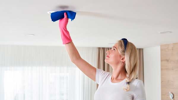 Советы по уходу за натяжными потолками